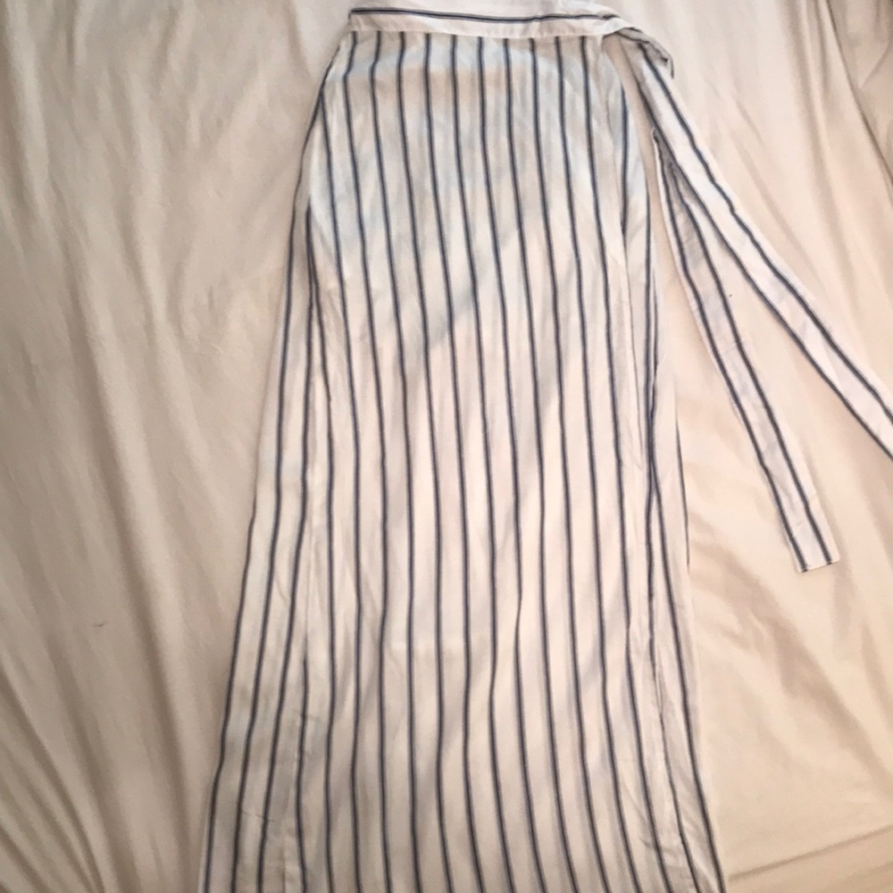 Tie wasted maxi skirt with hidden shorts